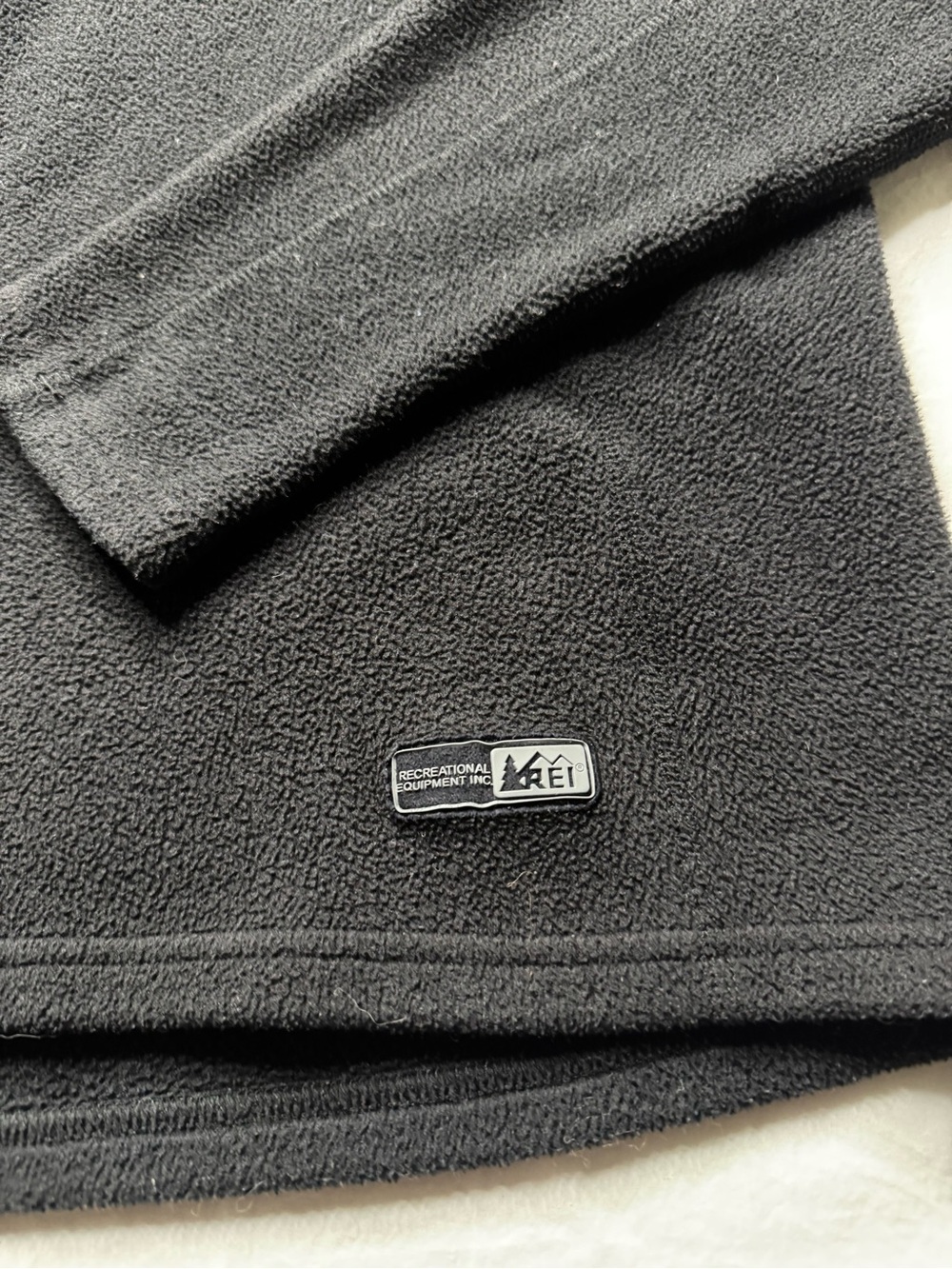 REI - Long Sleeve Fleece Pullover Lightweight Sweater in Black - Picture 6 of 11